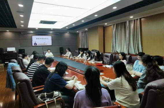 【党员读书汇】最是书香能致远：bevictor伟德官网青年党员在“世界读书日”共享阅读时光